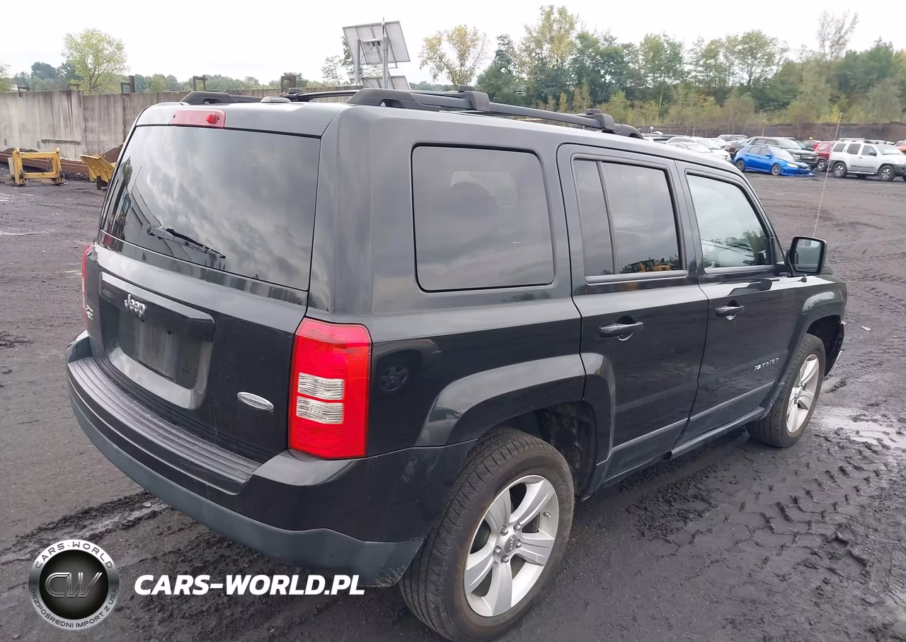 2011 Jeep Patriot Sport VIN:1J4NF1GBXBD212718 - 4