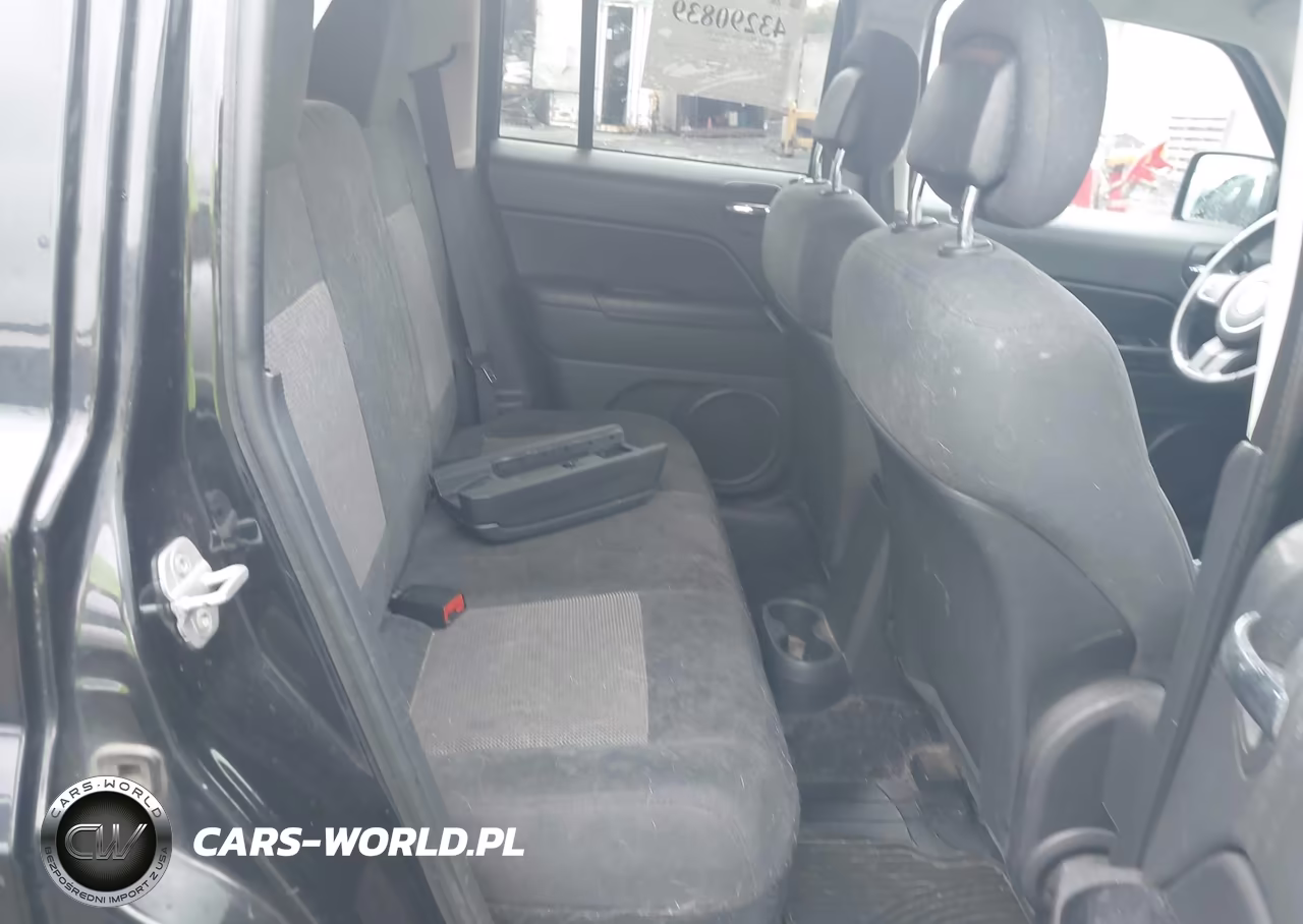 2011 Jeep Patriot Sport VIN:1J4NF1GBXBD212718 - 8