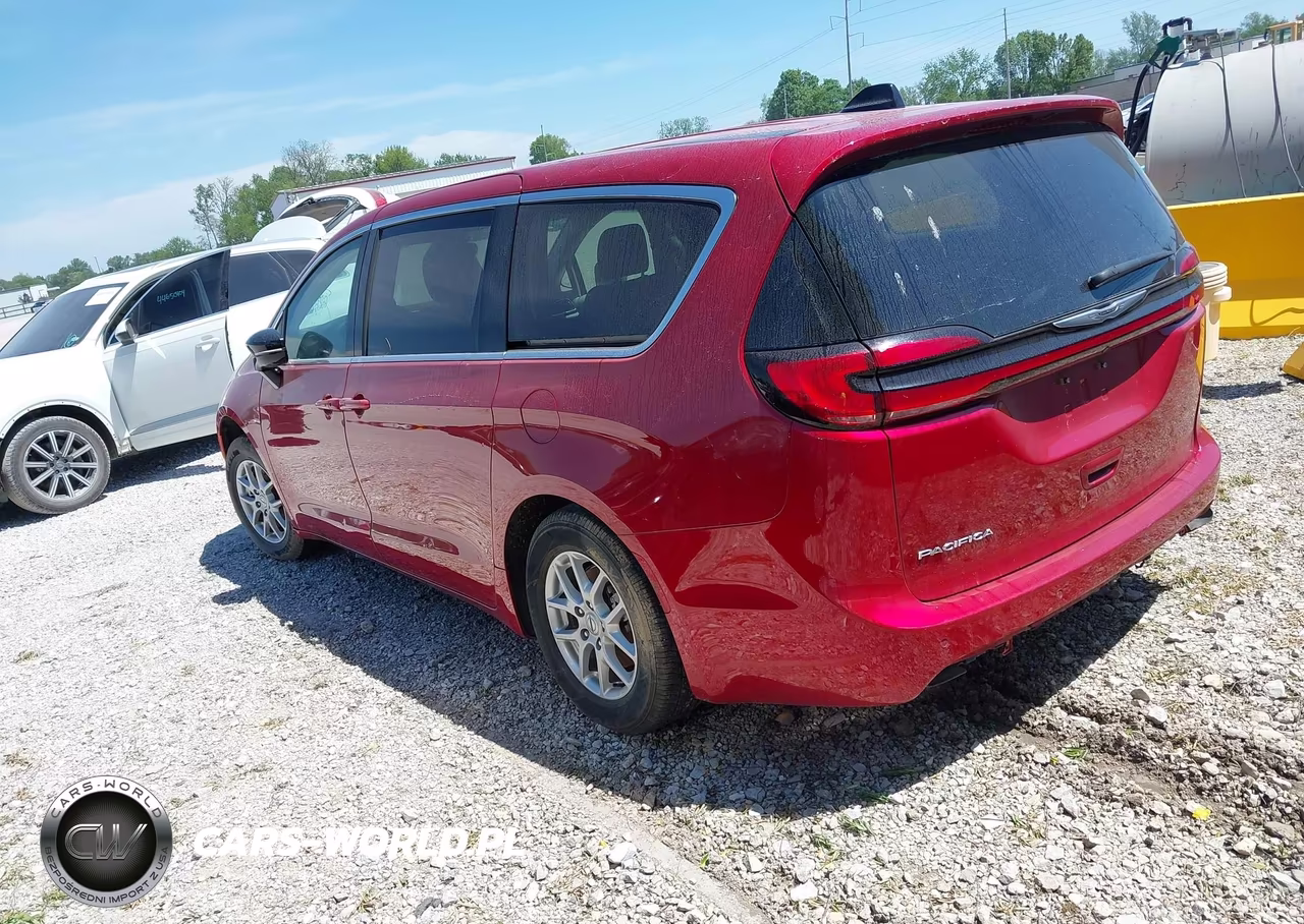 2024 Chrysler Pacifica Touring L VIN:2C4RC1BGXRR179374 - 3