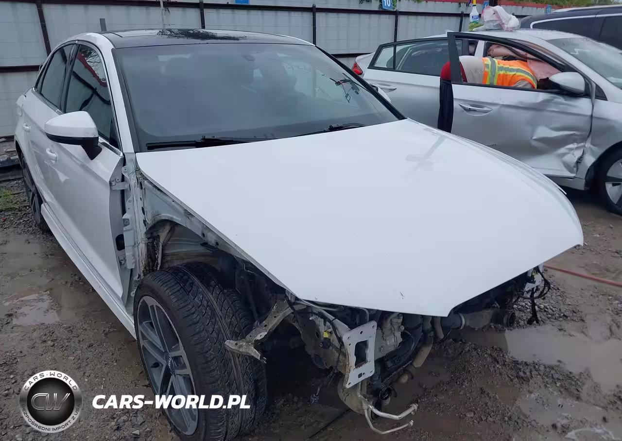 2017 Audi A3 2.0T Premium VIN:WAUGUGFFXH1043142 - 6