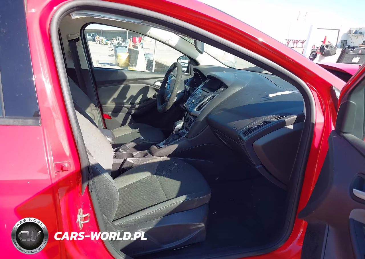 2013 Ford Focus Se VIN:1FADP3F26DL333773 - 5