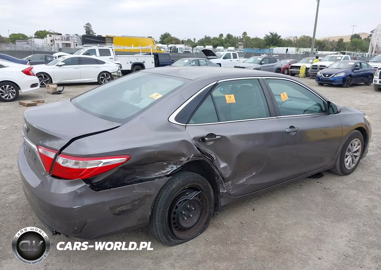 2015 Toyota Camry Le VIN:4T1BF1FK6FU949118 - 6
