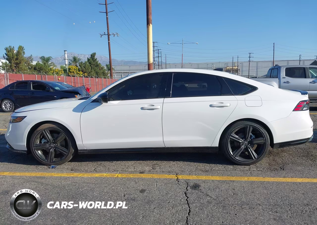 2025 Honda Accord Hybrid Sport-L VIN:1HGCY2F70SA031589 - 14