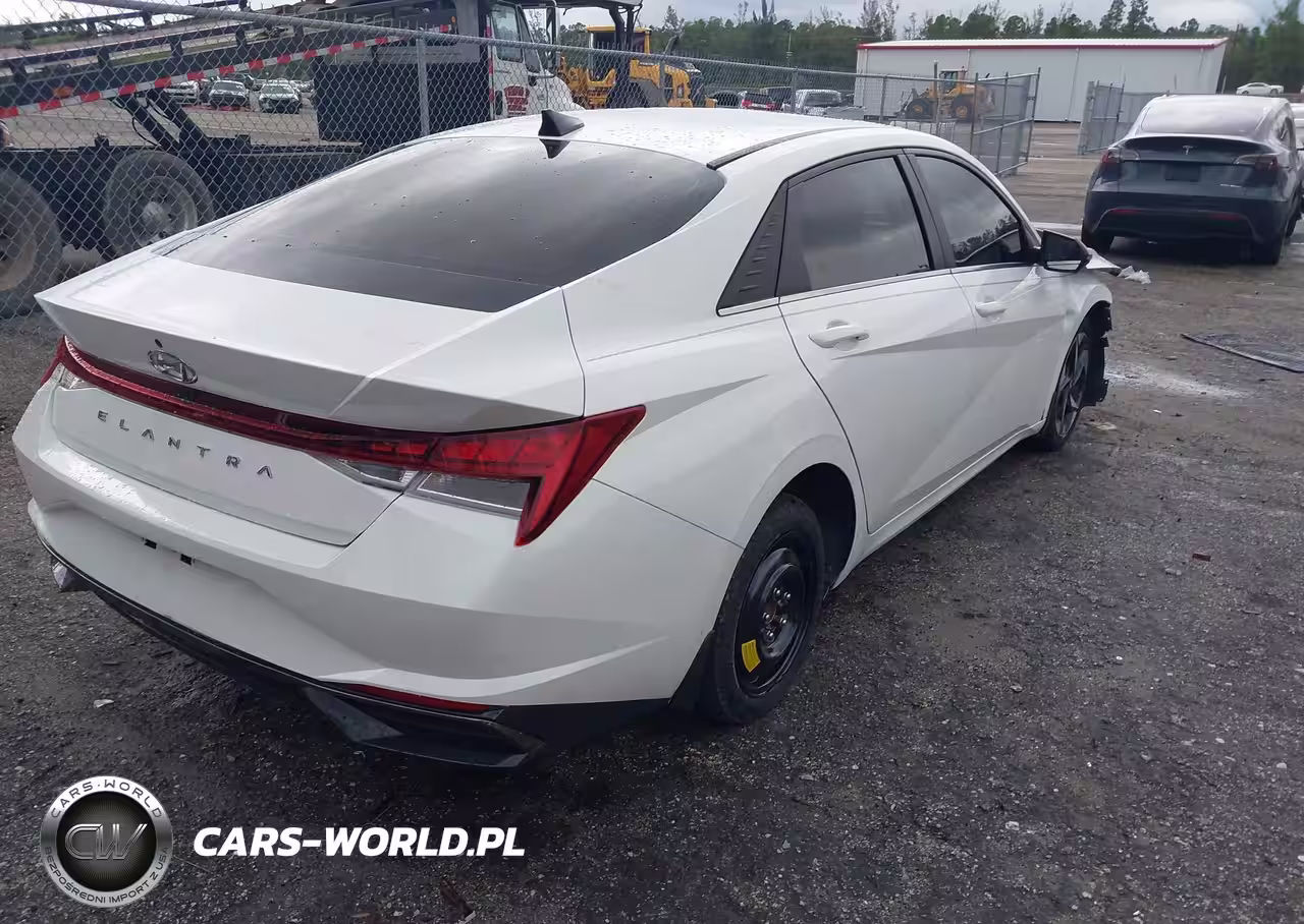 2022 Hyundai Elantra Sel VIN:5NPLN4AG0NH060341 - 4