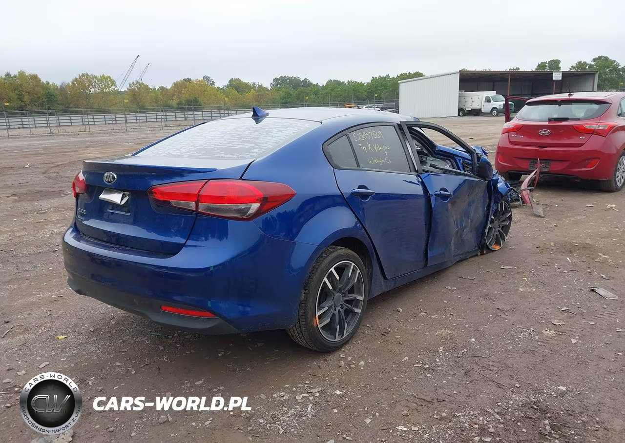 2018 Kia Forte Lx VIN:3KPFK4A75JE195853 - 4