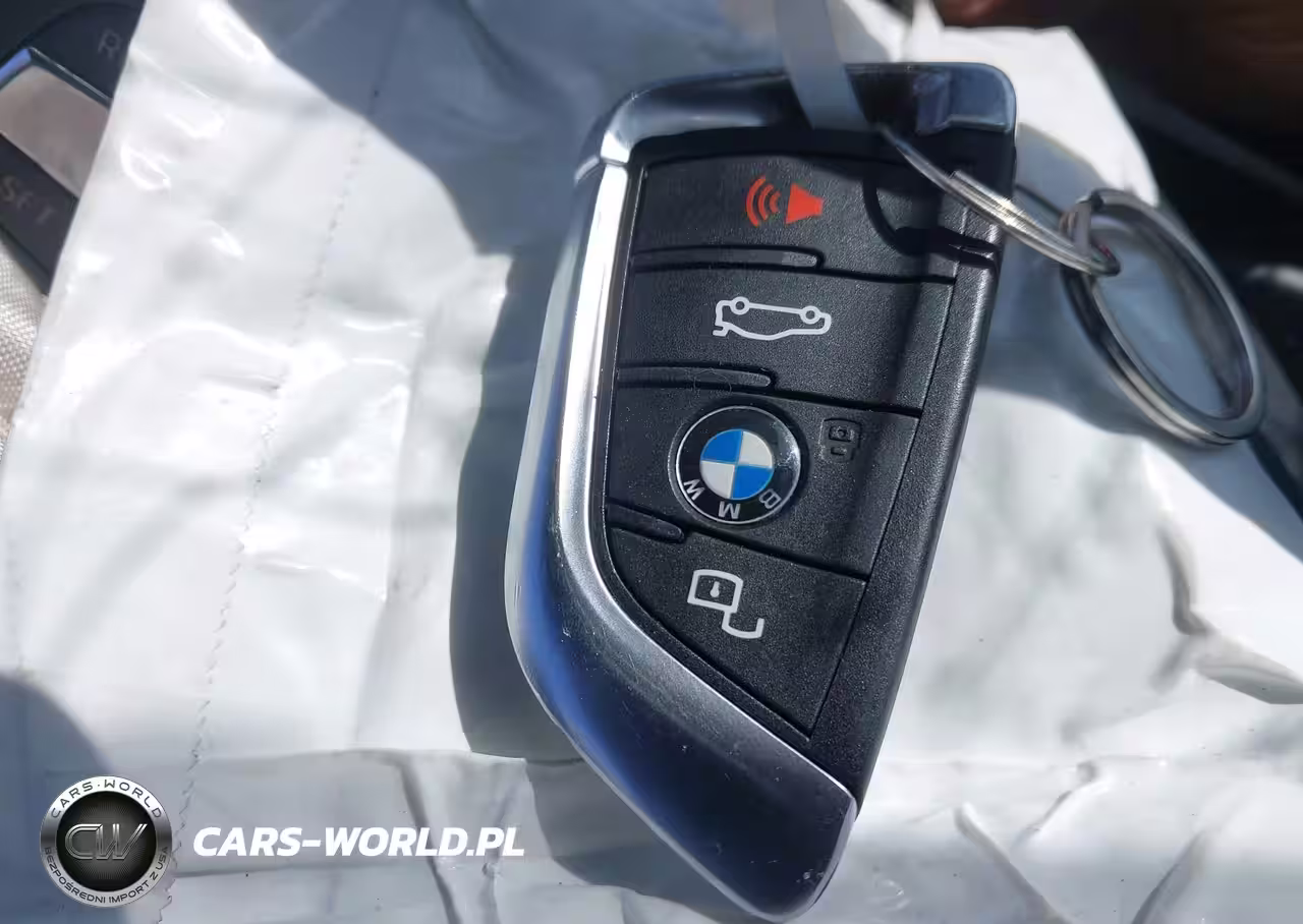 2020 BMW 330I VIN:3MW5R1J01L8B31963 - 11