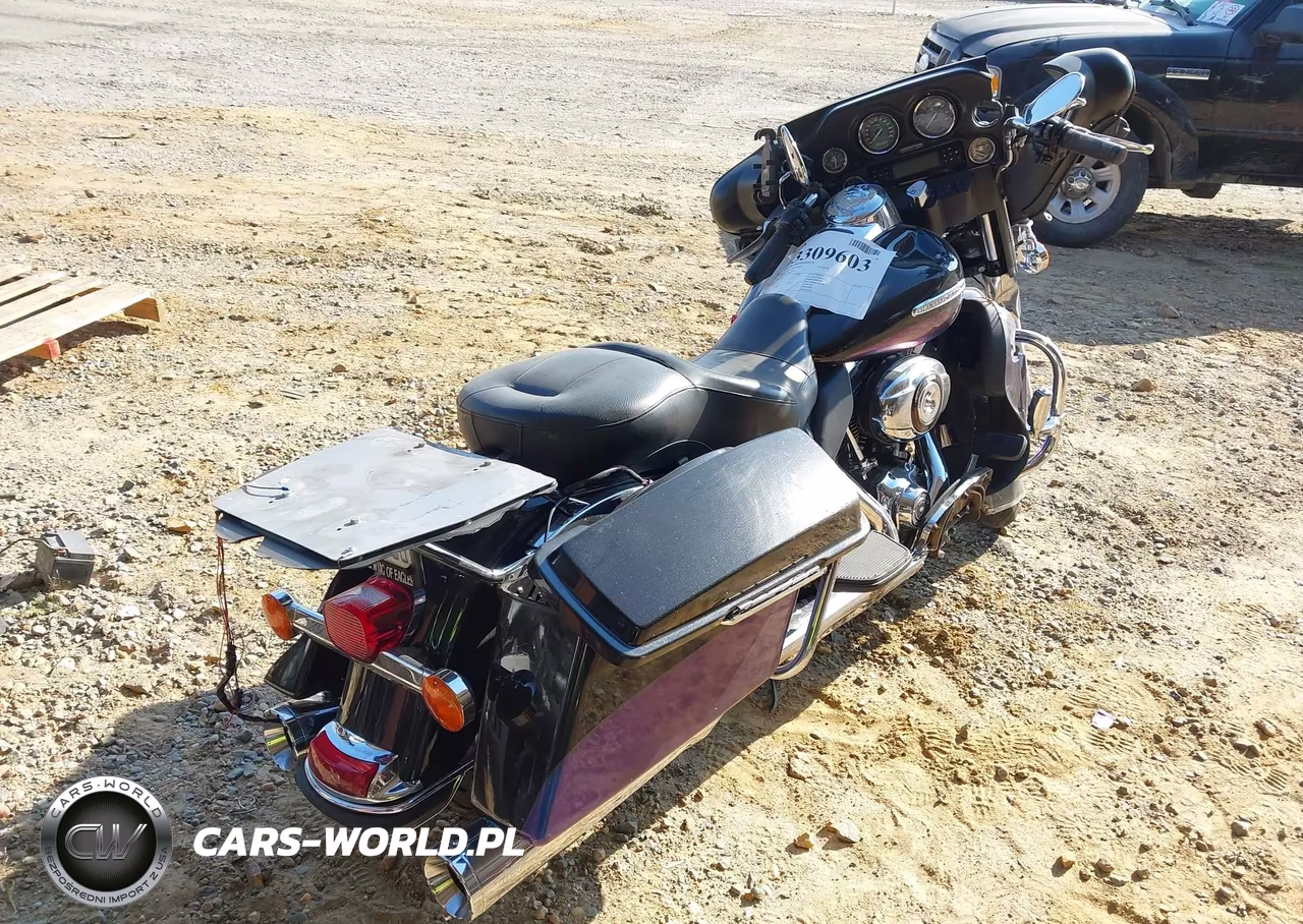2010 Harley-Davidson Flhtk VIN:1HD1KEM16AB651779 - 4