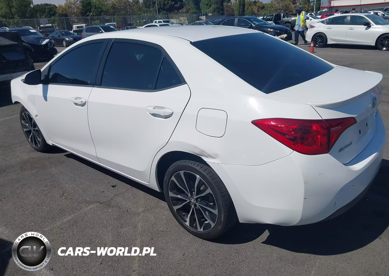 2017 Toyota Corolla Se VIN:5YFBURHE2HP610081 - 3