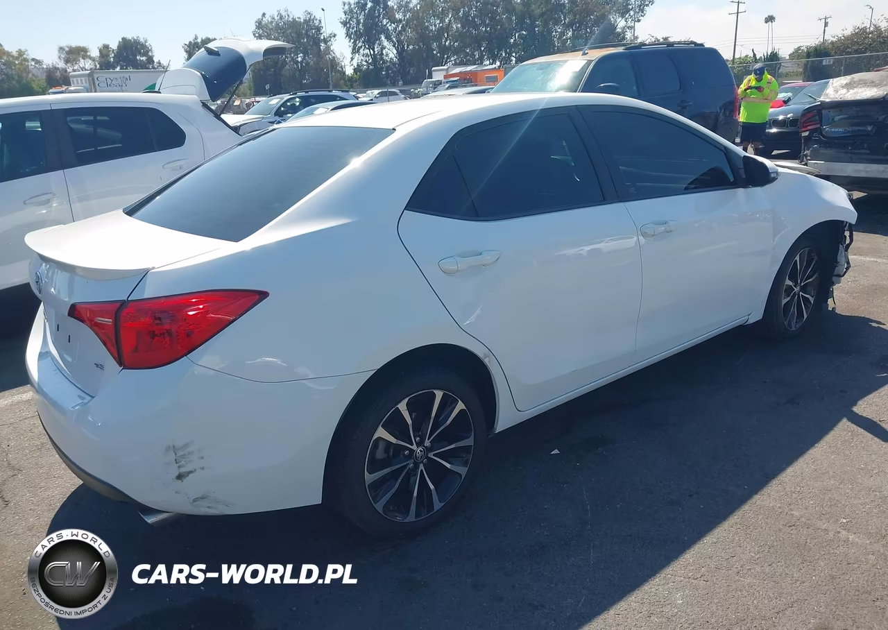 2017 Toyota Corolla Se VIN:5YFBURHE2HP610081 - 4