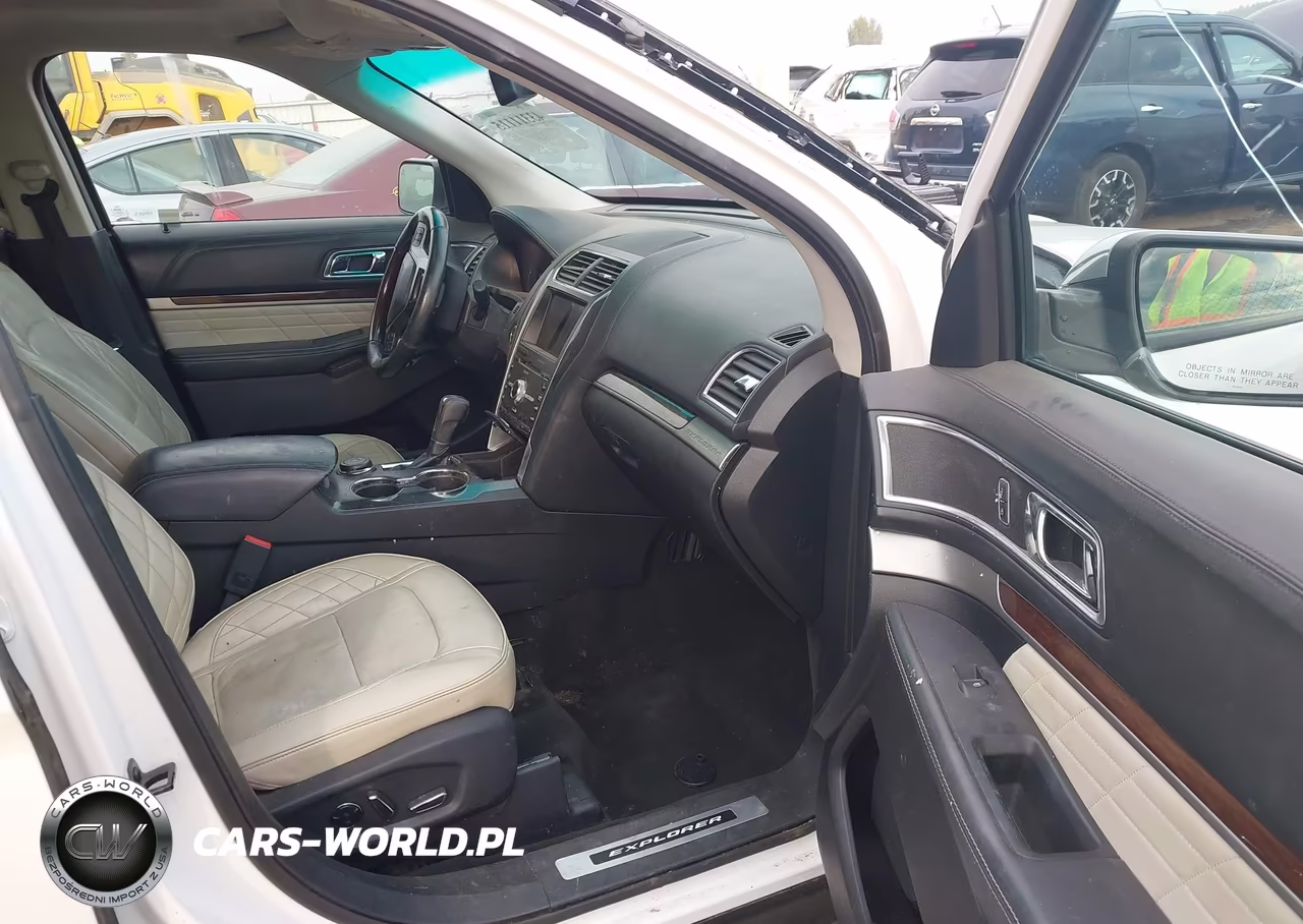 2016 Ford Explorer Platinum VIN:1FM5K8HT3GGC10702 - 5