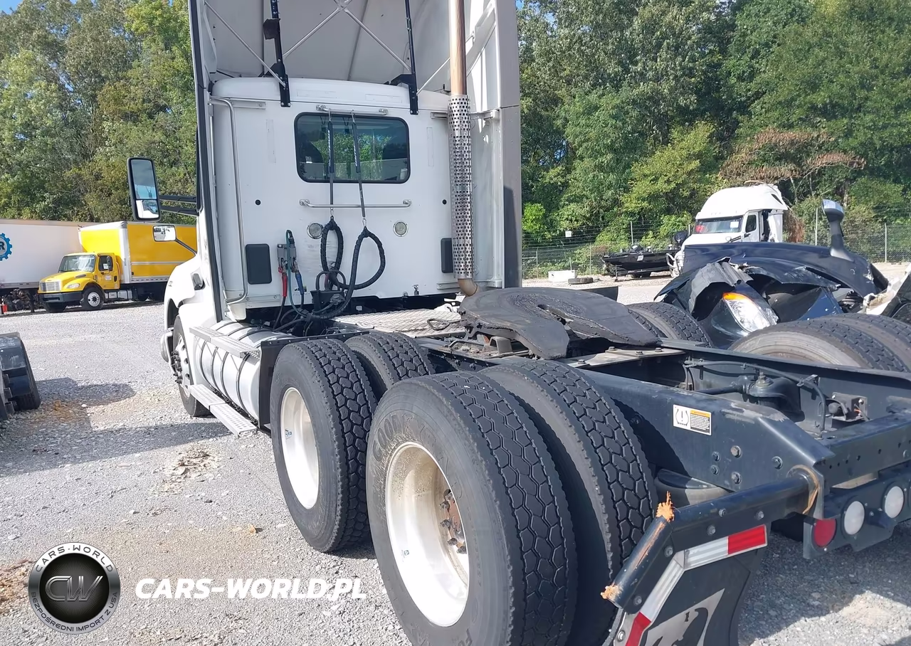 2020 Kenworth T680 VIN:1XKYDP9X4LJ426681 - 3