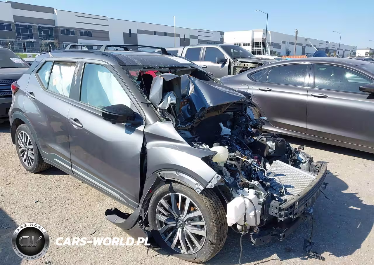 2023 Nissan Kicks Sr Xtronic Cvt