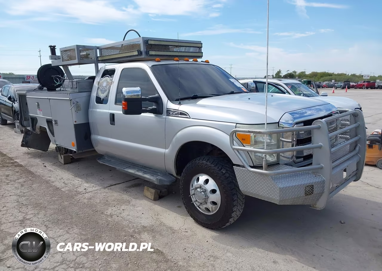 2013 Ford F-350 Chassis Xlt