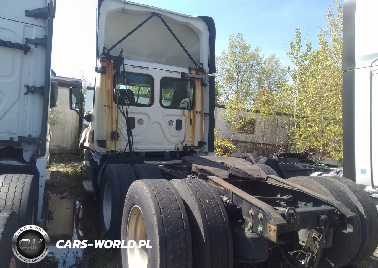 2017 Freightliner Cascadia 125 VIN:3AKJGEDVXHSHR3370 - 4