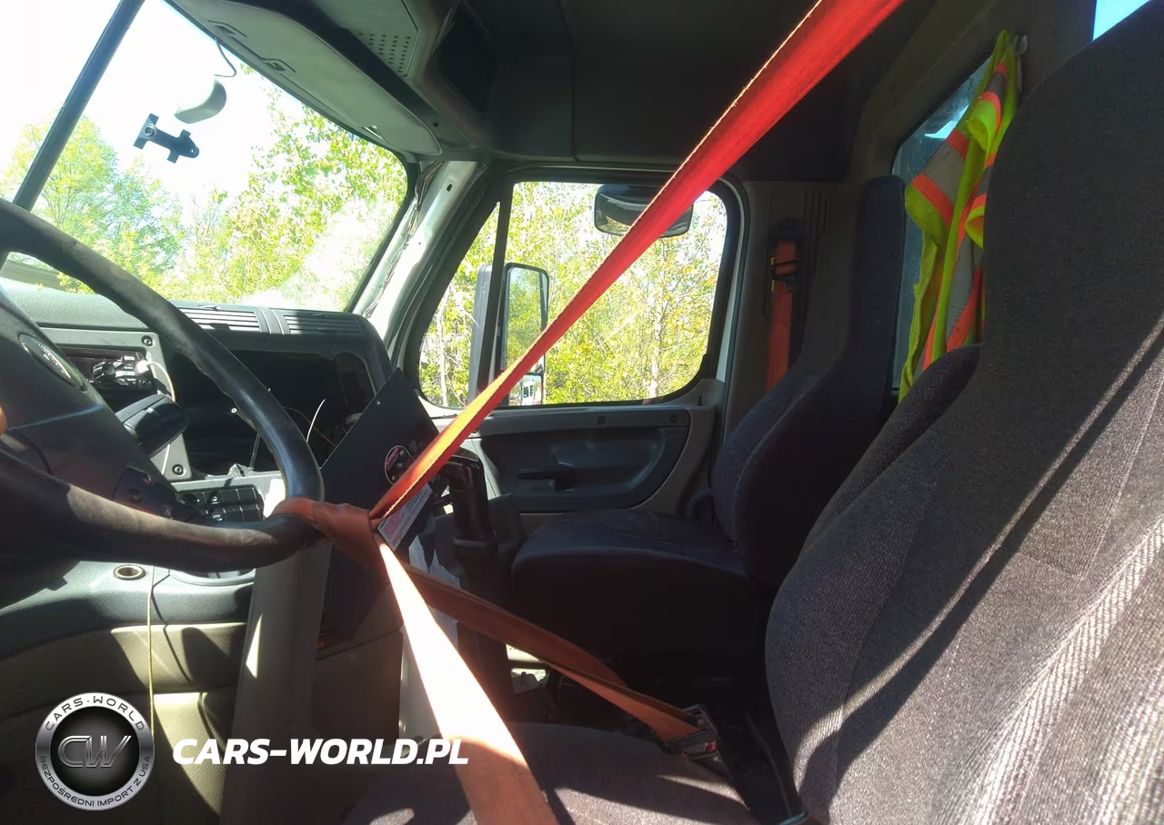 2017 Freightliner Cascadia 125 VIN:3AKJGEDVXHSHR3370 - 5
