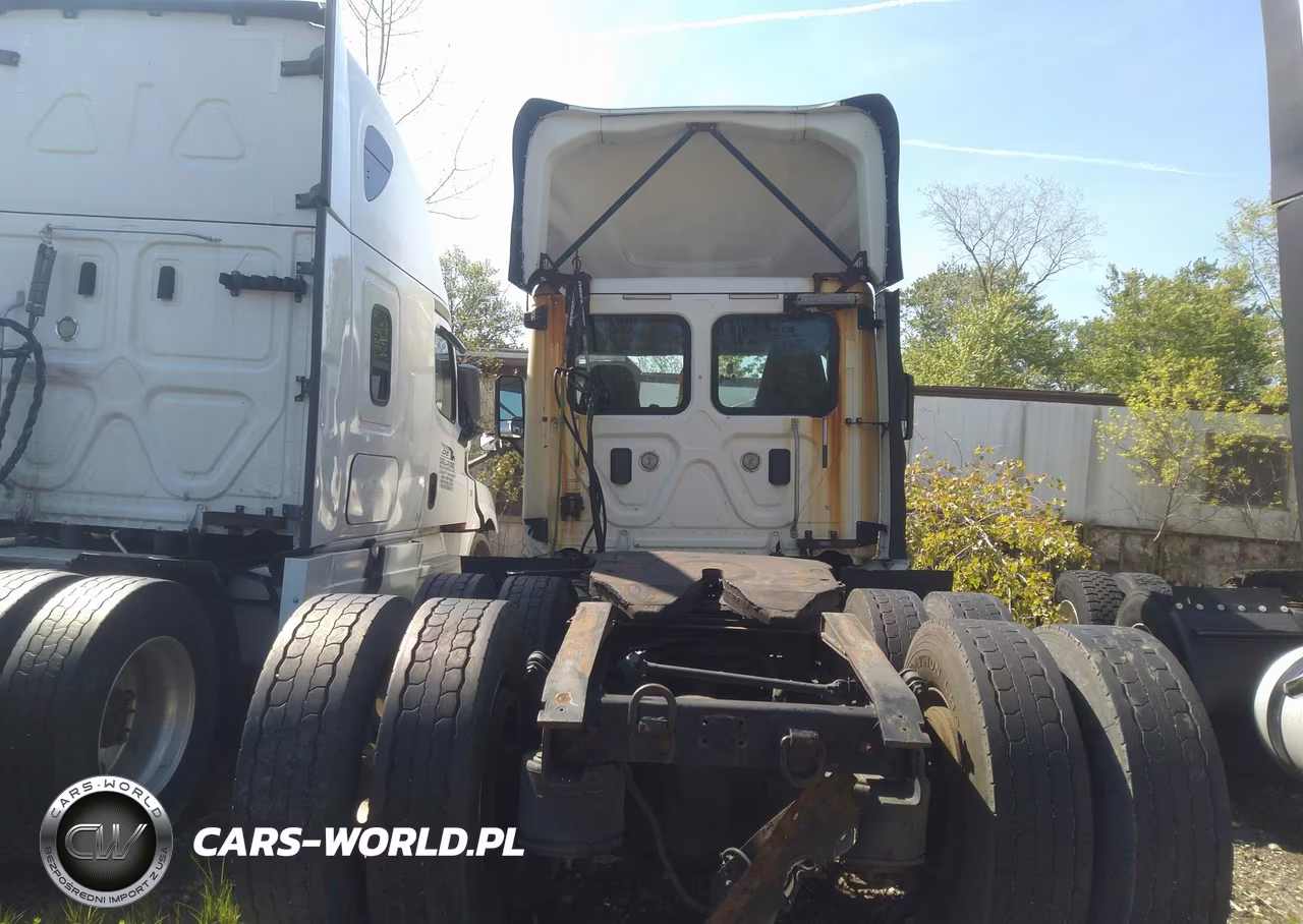 2017 Freightliner Cascadia 125 VIN:3AKJGEDVXHSHR3370 - 8