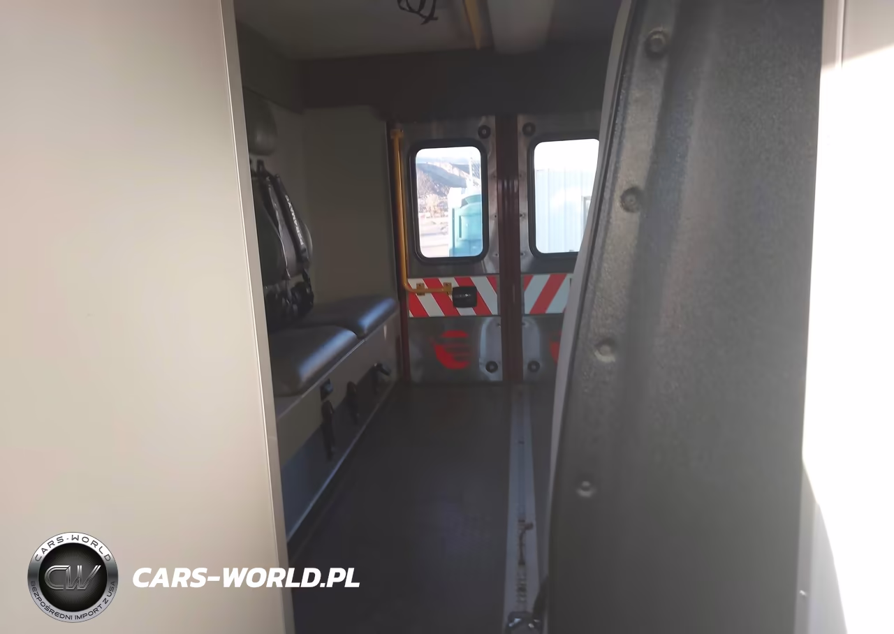 2025 Ford E-350 Cutaway VIN:1FDWE3FN4SDD07338 - 6