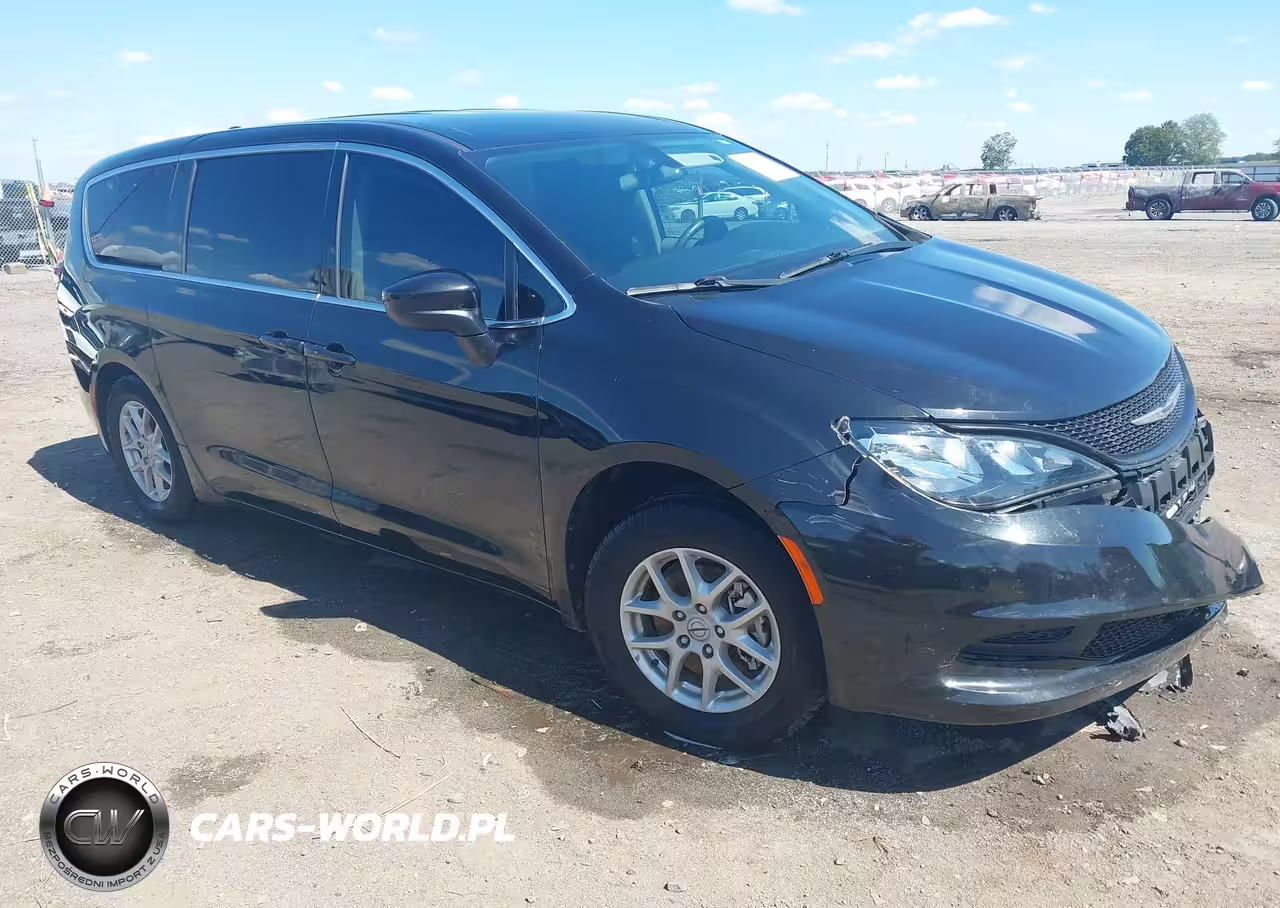 2022 Chrysler Voyager Lx