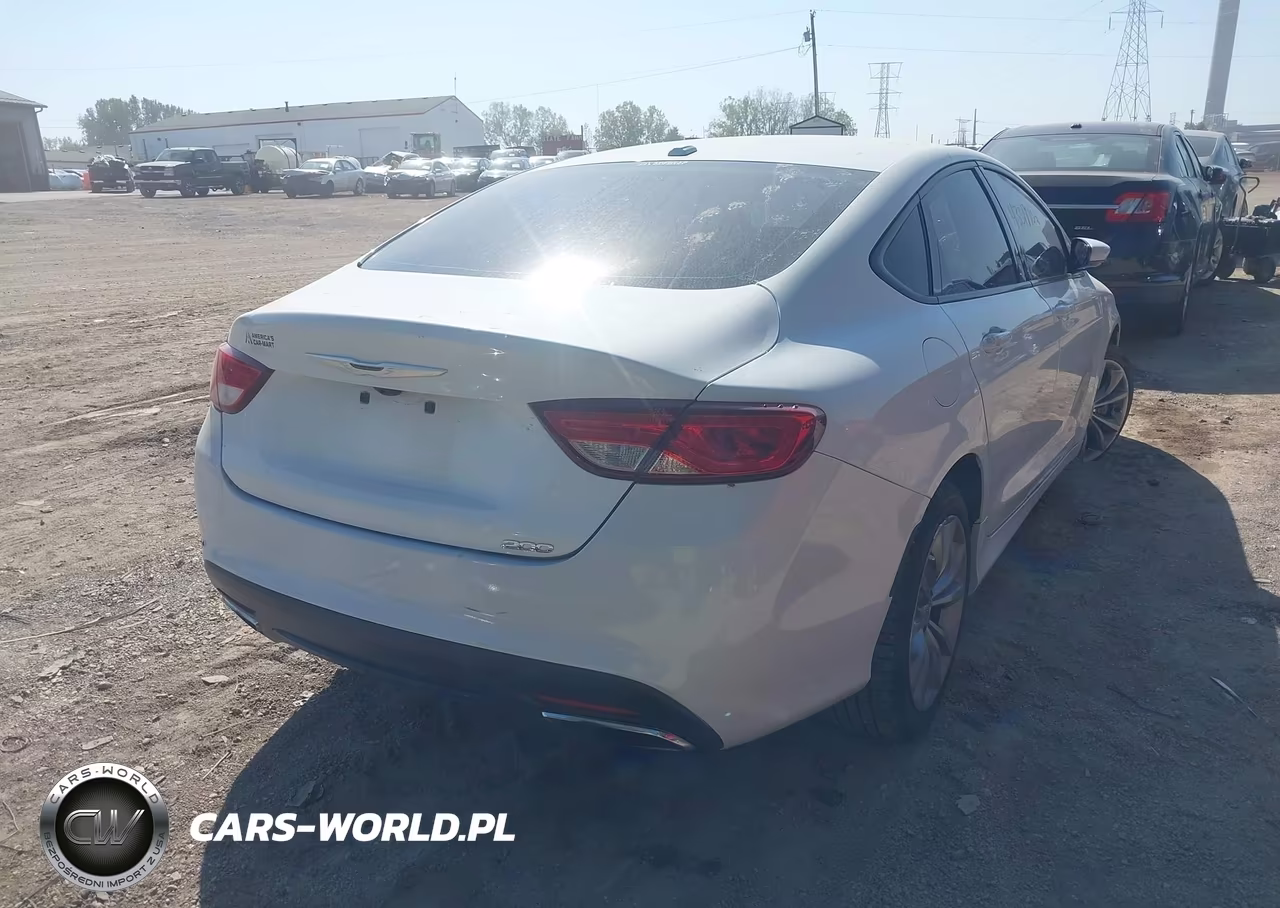 2015 Chrysler 200 S VIN:1C3CCCBB7FN614595 - 4