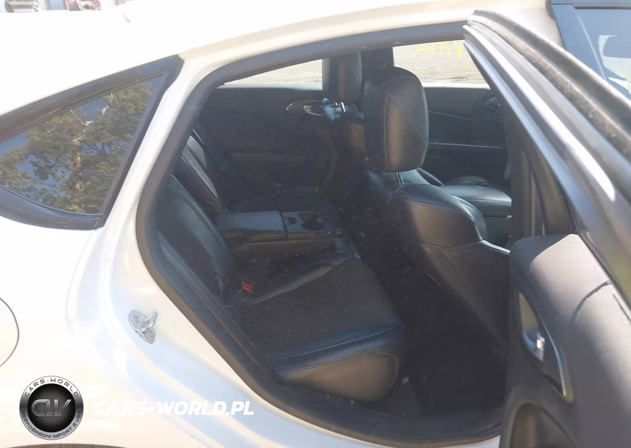 2015 Chrysler 200 S VIN:1C3CCCBB7FN614595 - 8
