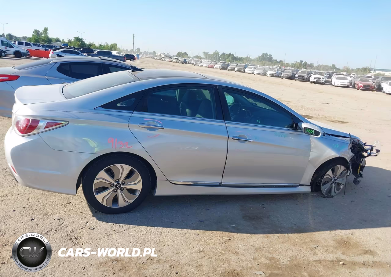 2015 Hyundai Sonata Hybrid Limited VIN:KMHEC4A47FA132211 - 14