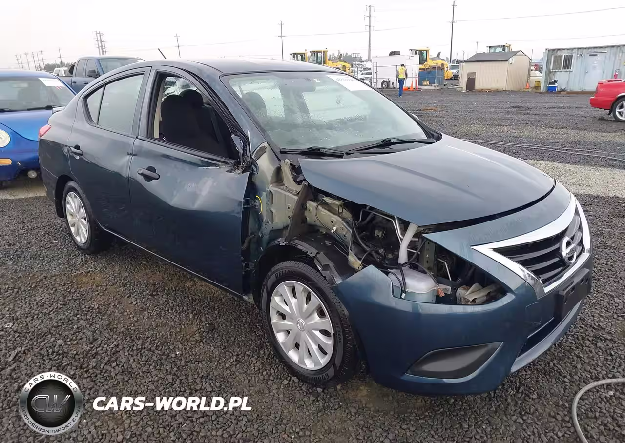 2016 Nissan Versa 1.6 S+