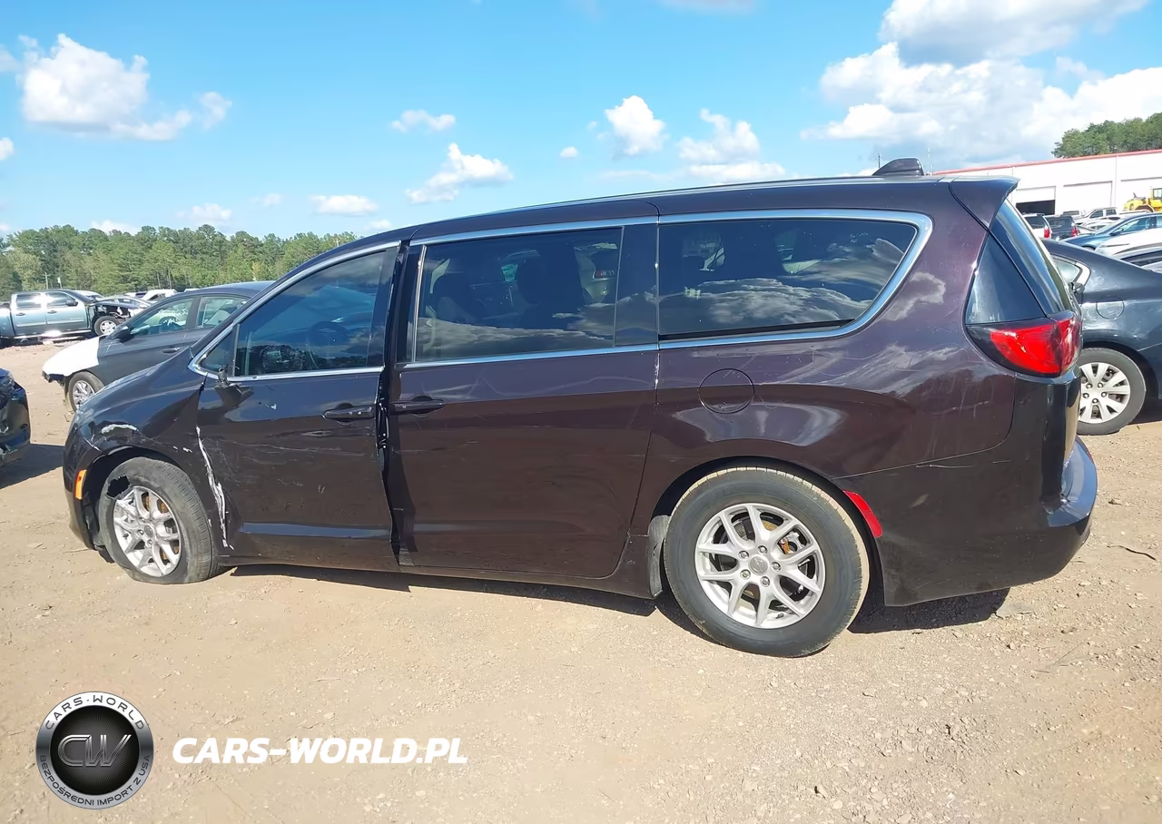 2017 Chrysler Pacifica Touring VIN:2C4RC1DG8HR704816 - 14