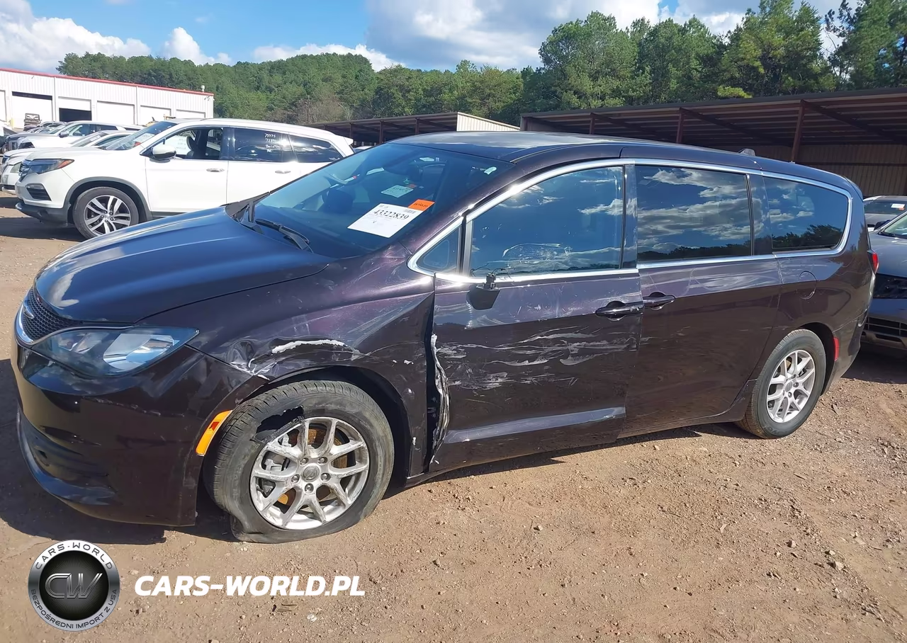 2017 Chrysler Pacifica Touring VIN:2C4RC1DG8HR704816 - 6