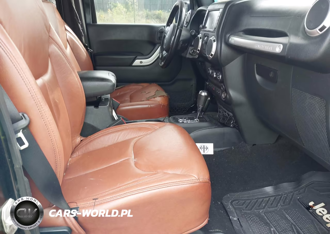 2016 Jeep Wrangler Unlimited Sahara VIN:1C4BJWEG9GL136764 - 5