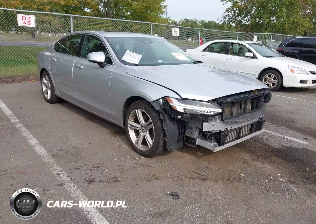 2018 Volvo S90 T5 Momentum