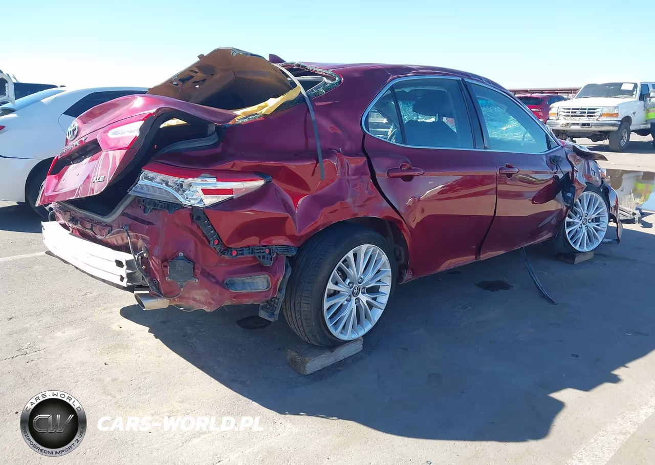 2019 Toyota Camry Xle VIN:4T1B11HK5KU725747 - 4