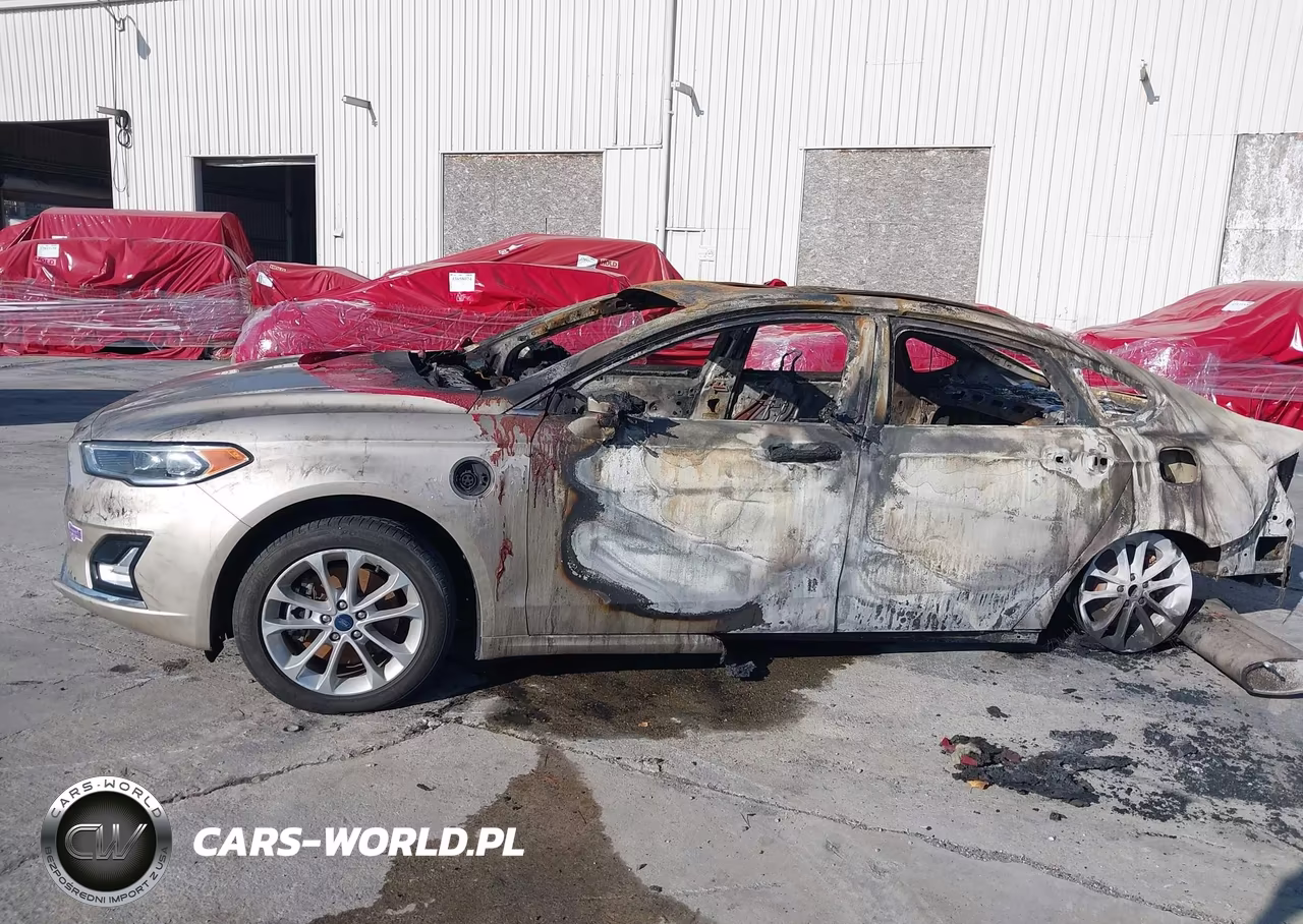 2019 Ford Fusion Energi Titanium VIN:3FA6P0SU1KR216096 - 13