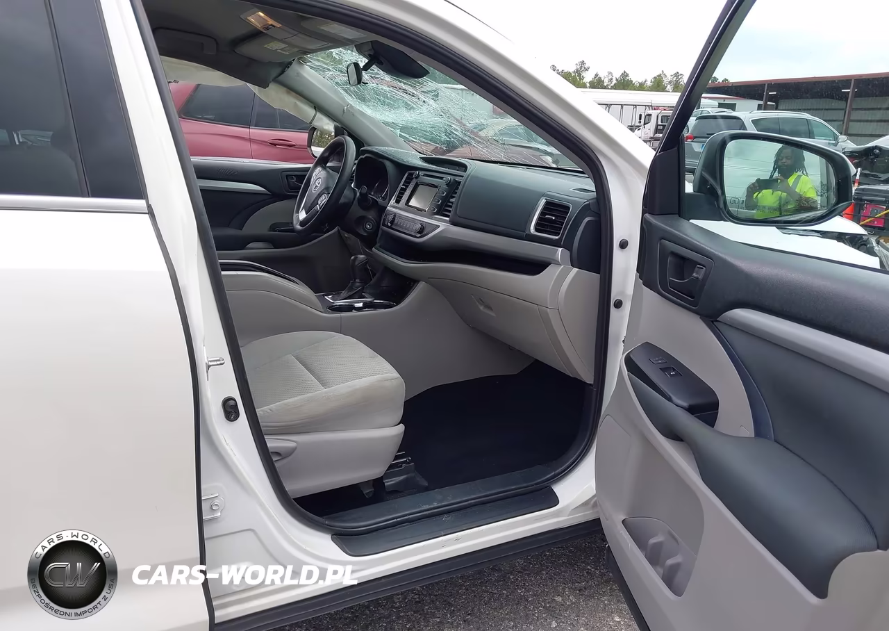 2018 Toyota Highlander Le VIN:5TDZARFH1JS035215 - 5