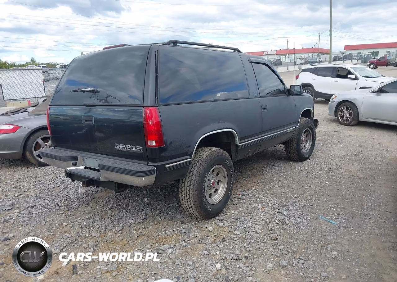 1997 Chevrolet Tahoe VIN:3GNEK18R8VG101807 - 4