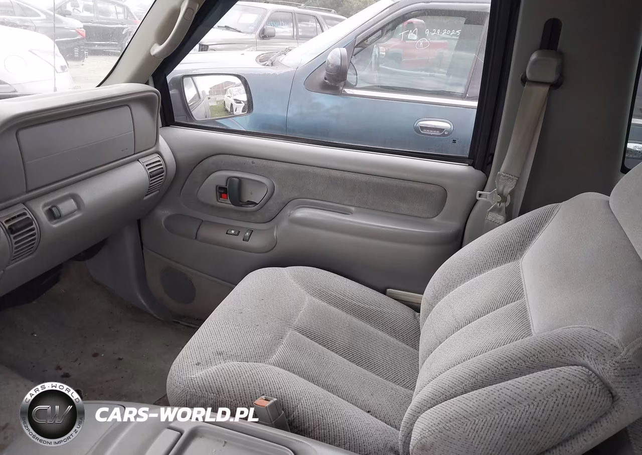 1997 Chevrolet Tahoe VIN:3GNEK18R8VG101807 - 5