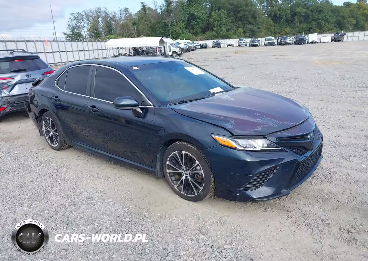 2018 Toyota Camry Hybrid Se