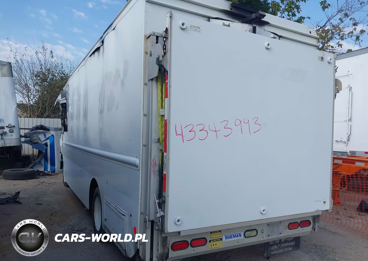 2013 Freightliner Chassis M Line Walk-In Van VIN:4UZAAPDU8DCBS0543 - 3