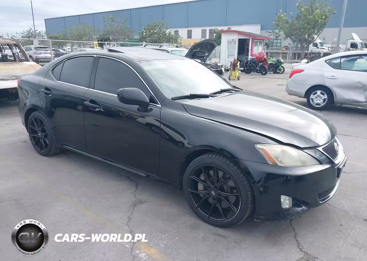 LEXUS