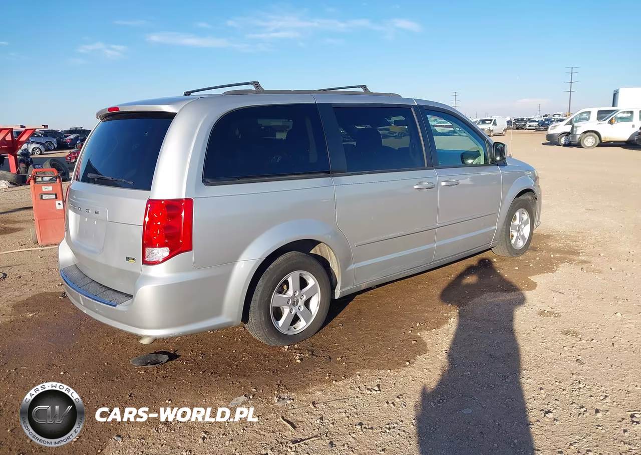 2012 Dodge Grand Caravan Sxt VIN:2C4RDGCG2CR295366 - 4