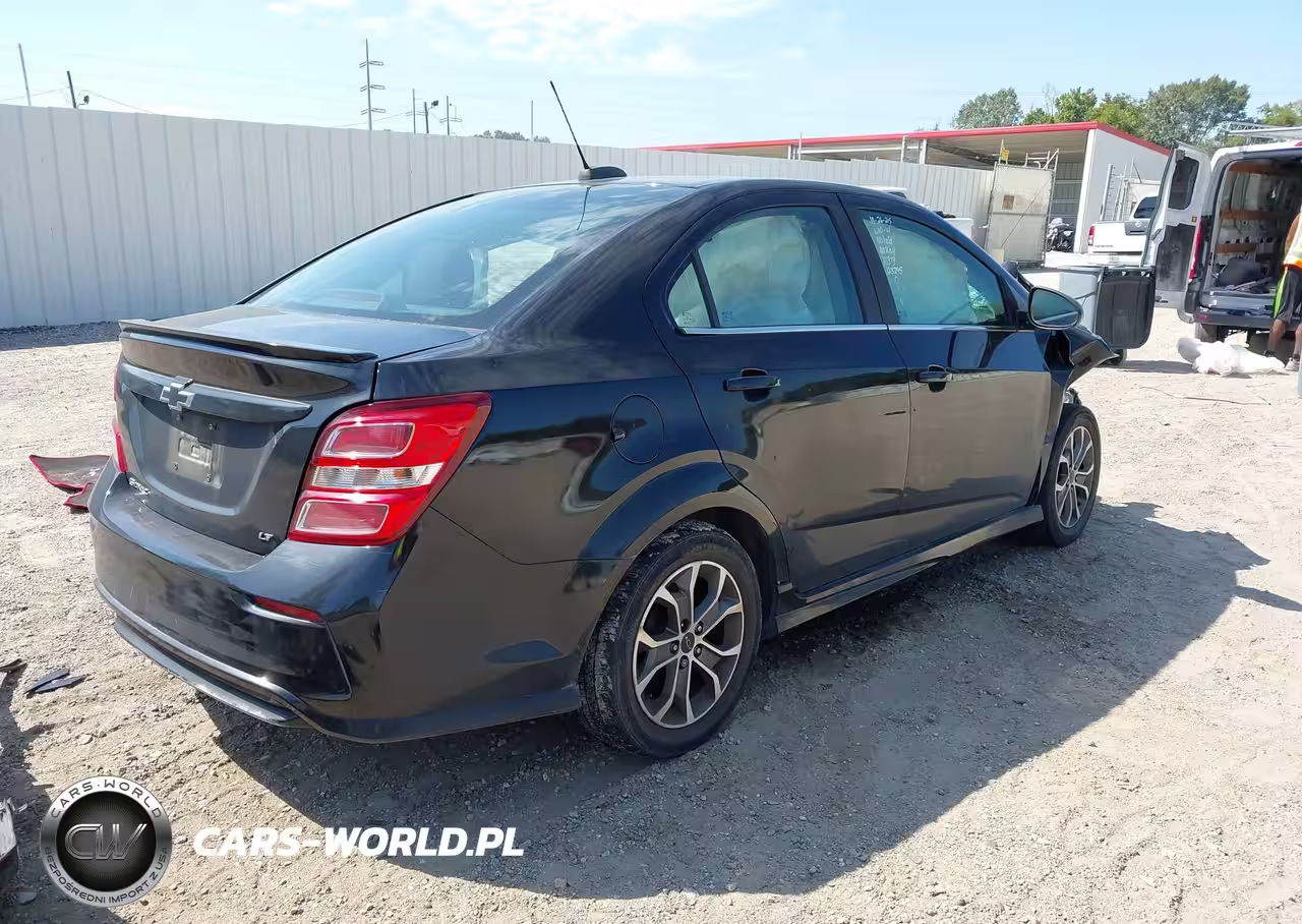 2018 Chevrolet Sonic Lt Auto VIN:1G1JD5SH6J4123295 - 4