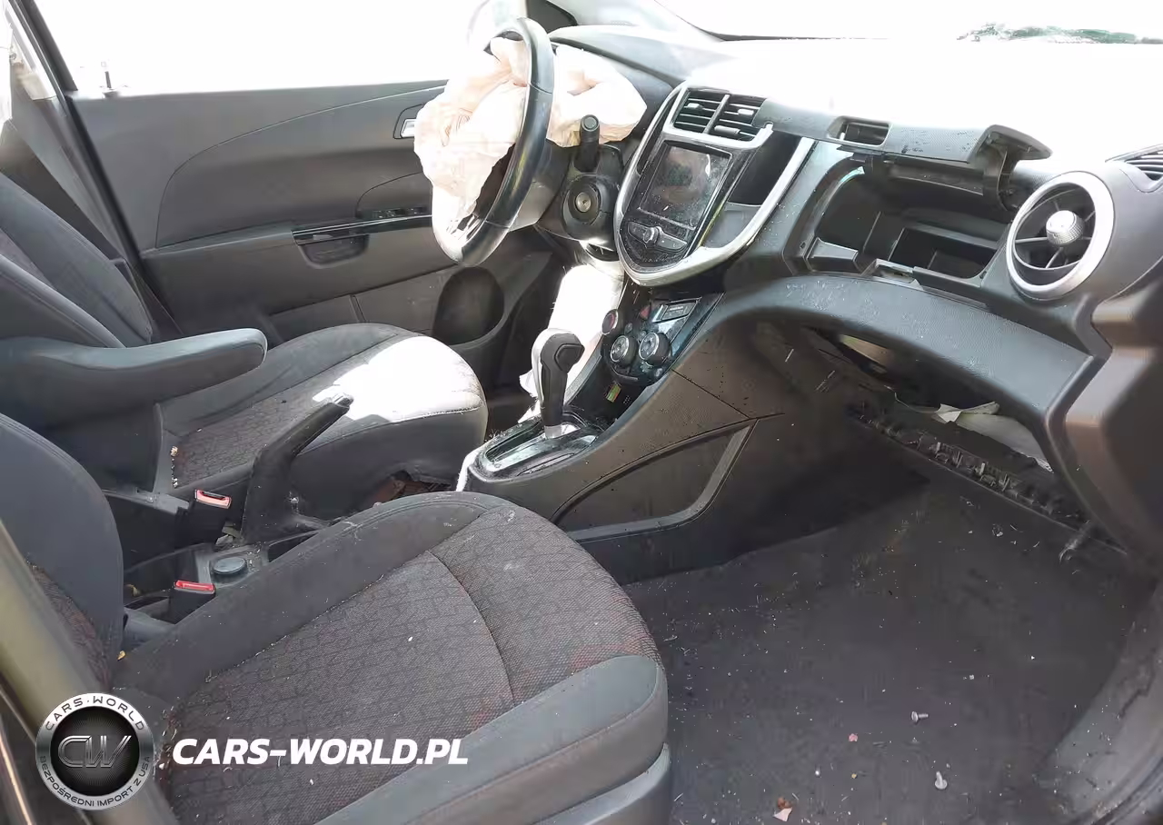 2018 Chevrolet Sonic Lt Auto VIN:1G1JD5SH6J4123295 - 5