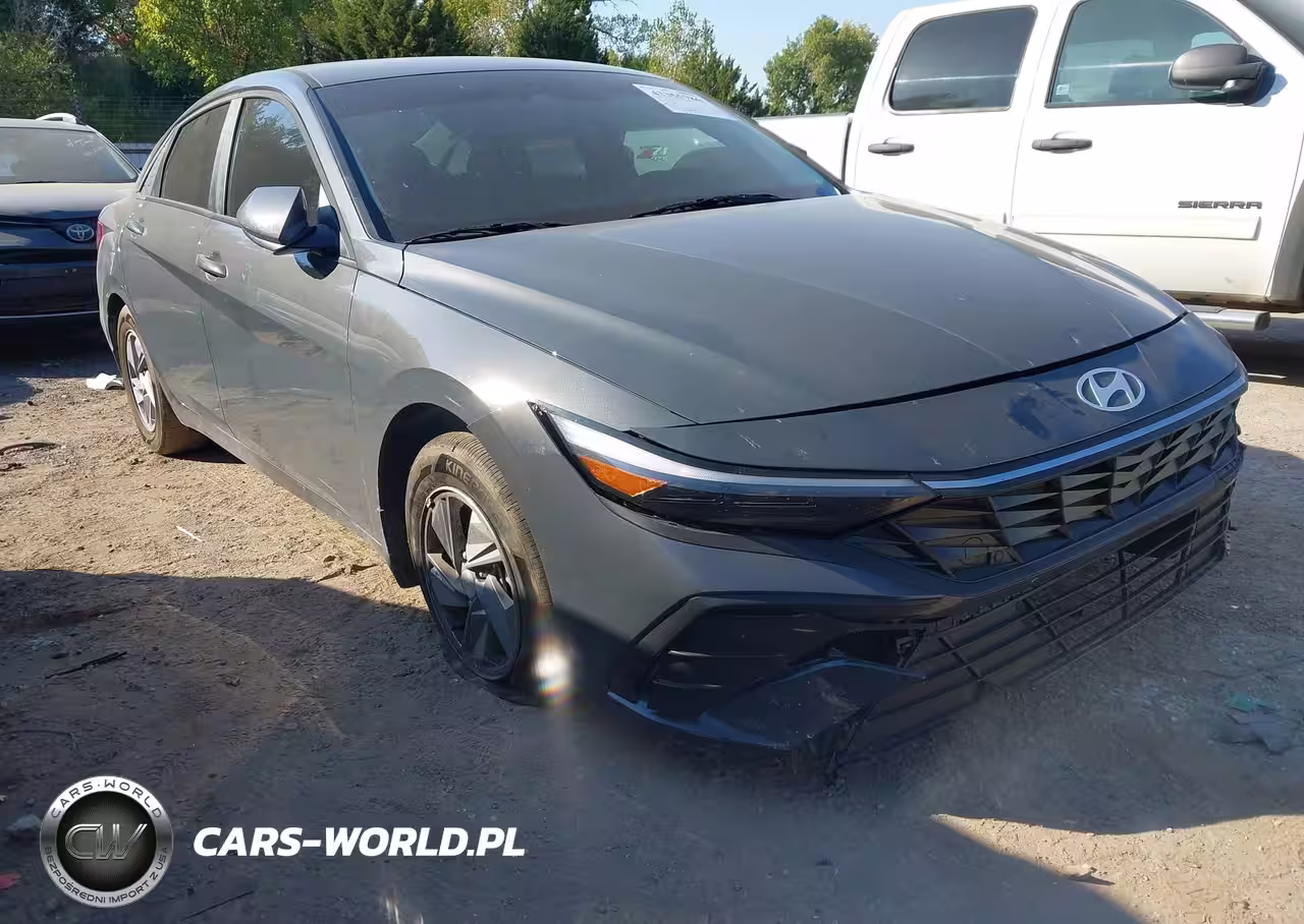 2025 Hyundai Elantra Se