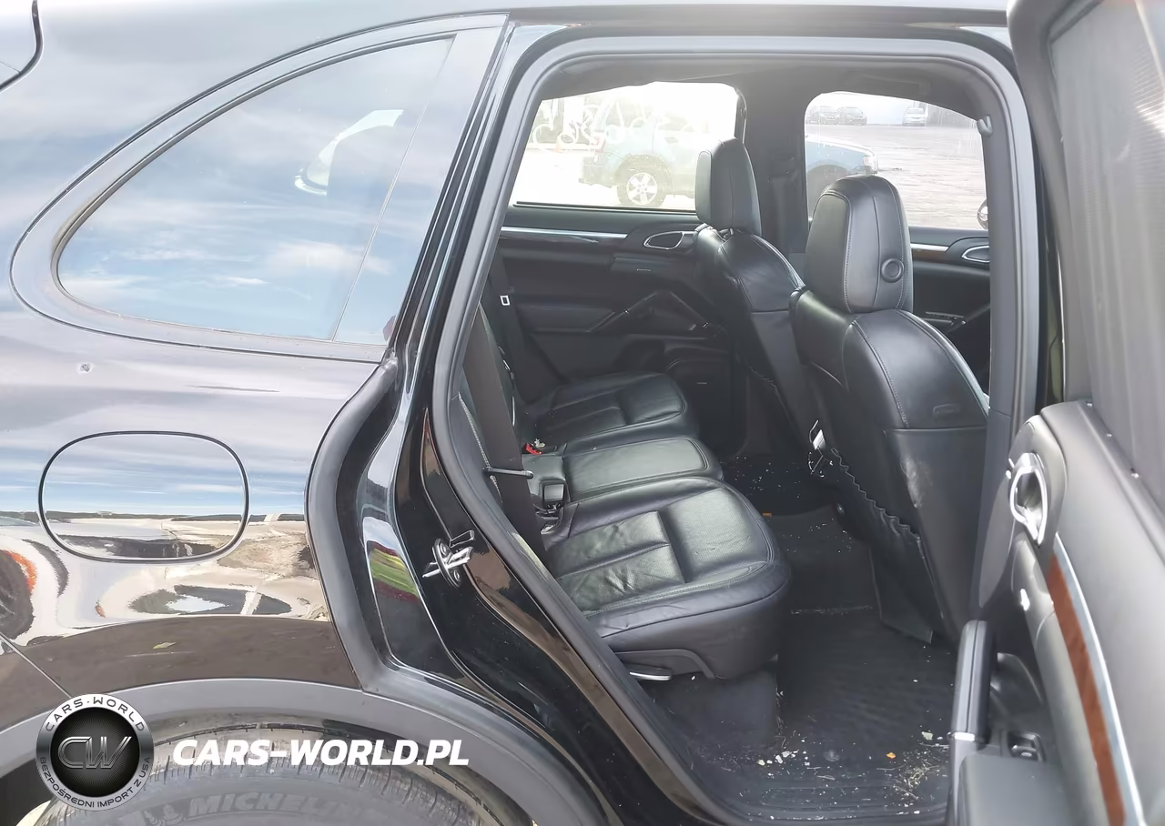 2012 Porsche Cayenne VIN:WP1AA2A21CLA00667 - 8