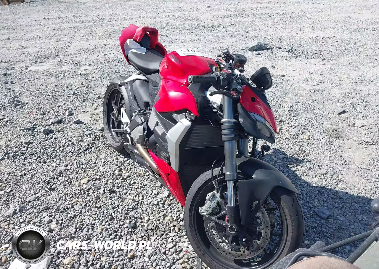 2022 Ducati Streetfighter V2