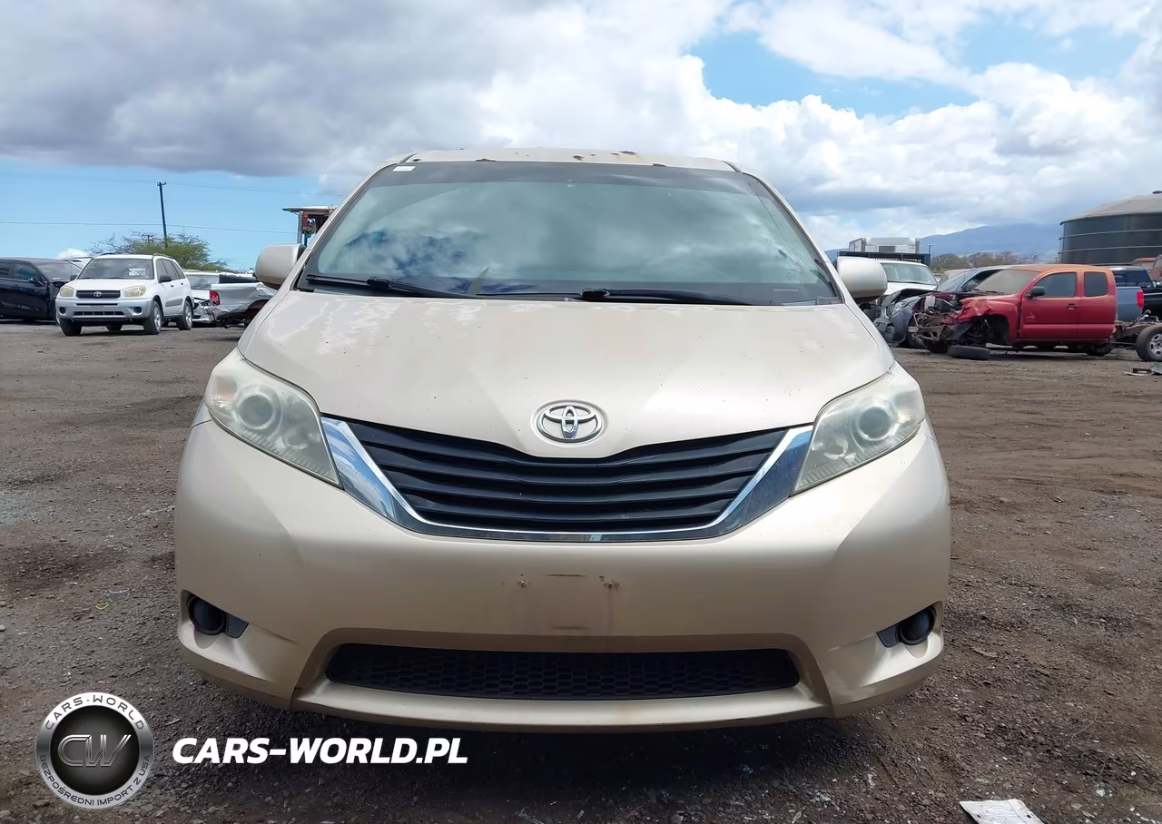 2012 Toyota Sienna Le V6 7 Passenger Auto Access Seat-Le V6 8 Passenger VIN:5TDKK3DC3CS205659 - 12