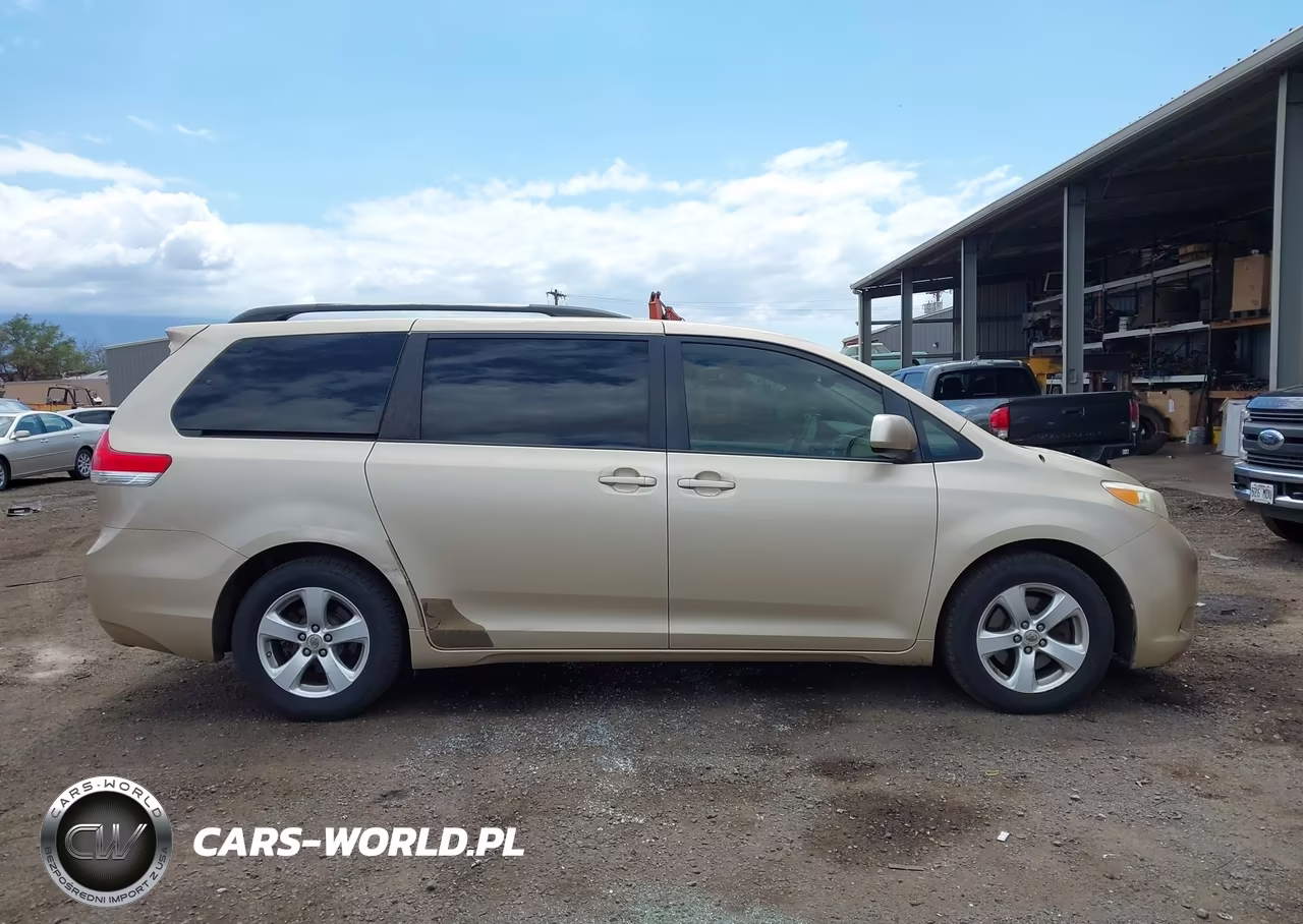 2012 Toyota Sienna Le V6 7 Passenger Auto Access Seat-Le V6 8 Passenger VIN:5TDKK3DC3CS205659 - 13