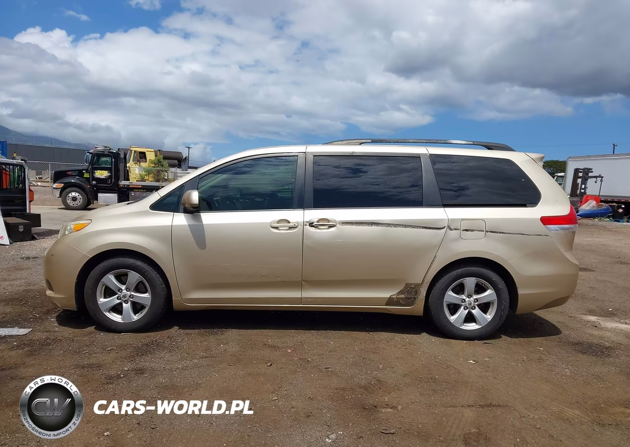 2012 Toyota Sienna Le V6 7 Passenger Auto Access Seat-Le V6 8 Passenger VIN:5TDKK3DC3CS205659 - 14