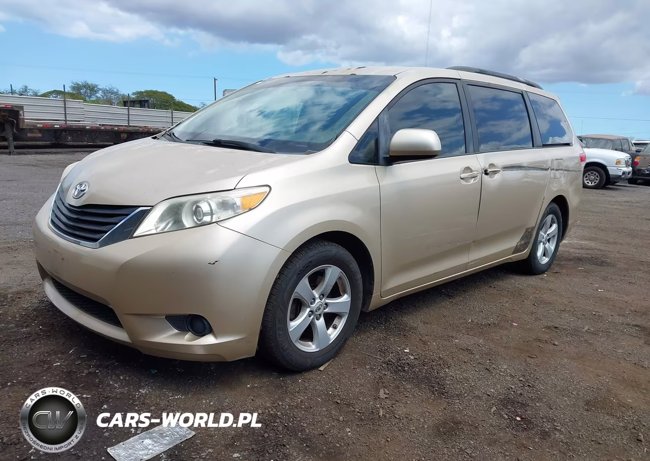 2012 Toyota Sienna Le V6 7 Passenger Auto Access Seat-Le V6 8 Passenger VIN:5TDKK3DC3CS205659 - 2