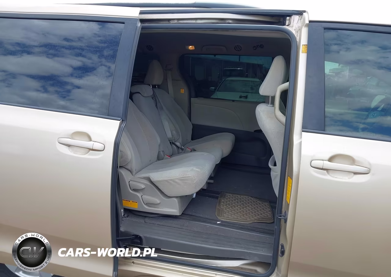 2012 Toyota Sienna Le V6 7 Passenger Auto Access Seat-Le V6 8 Passenger VIN:5TDKK3DC3CS205659 - 8
