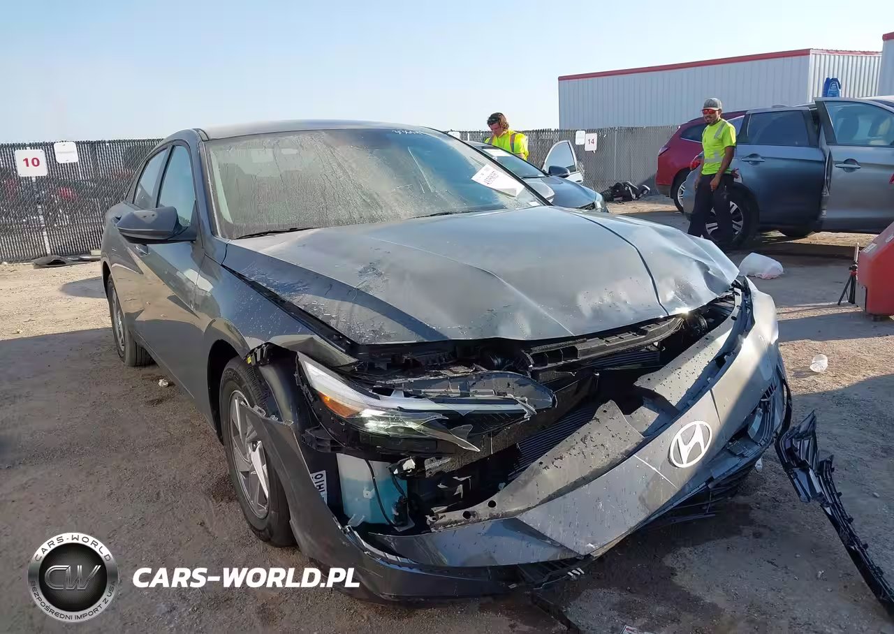 2025 Hyundai Elantra Se